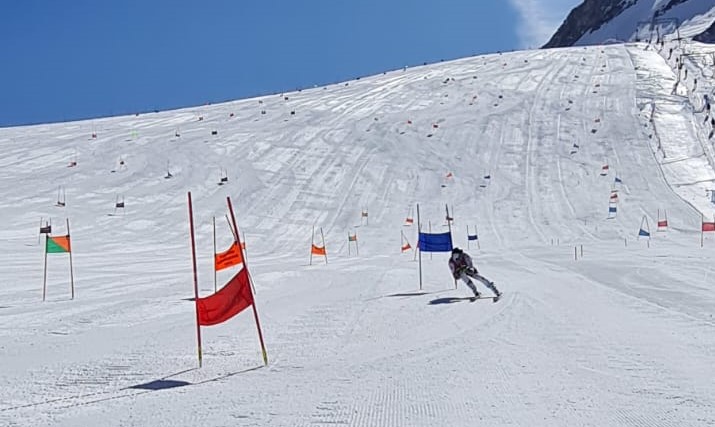 Jugendkader Alpin absolviert Skitraining am Stelvio