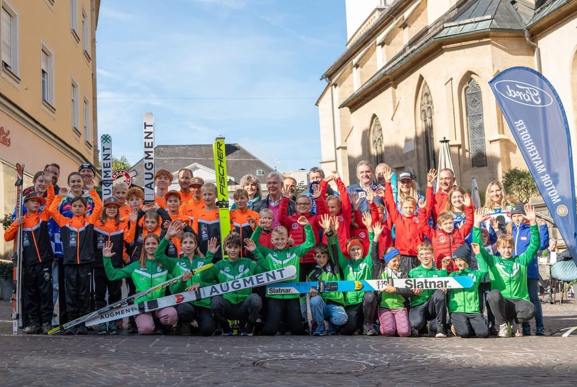 𝐖𝐢𝐧𝐭𝐞𝐫𝐬𝐩𝐨𝐫𝐭 𝐭𝐫𝐢𝐟𝐟𝐭 𝐈𝐧𝐧𝐞𝐧𝐬𝐭𝐚𝐝𝐭- Rathausplatz Villach, Samstag, 18. Oktober. 10: Uhr bis 14:00 Uhr